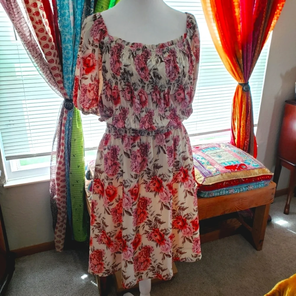 BALTIC Born Short McKenzie Smocked Dress - Picture 2 of 6